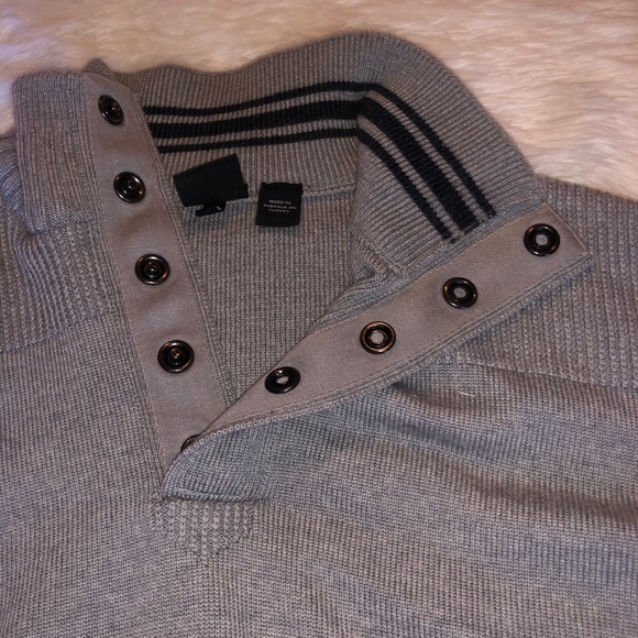 Hugo Boss sweater - Picture 2 of 8